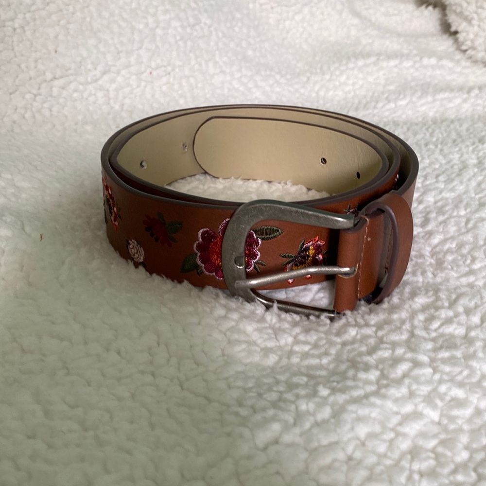 Brown floral embroidery belt
